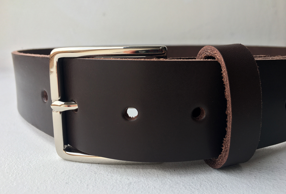 CPF17B - Ceinture cuir marron modèle "classique" avec boucle de ceinture finition Nickel poli