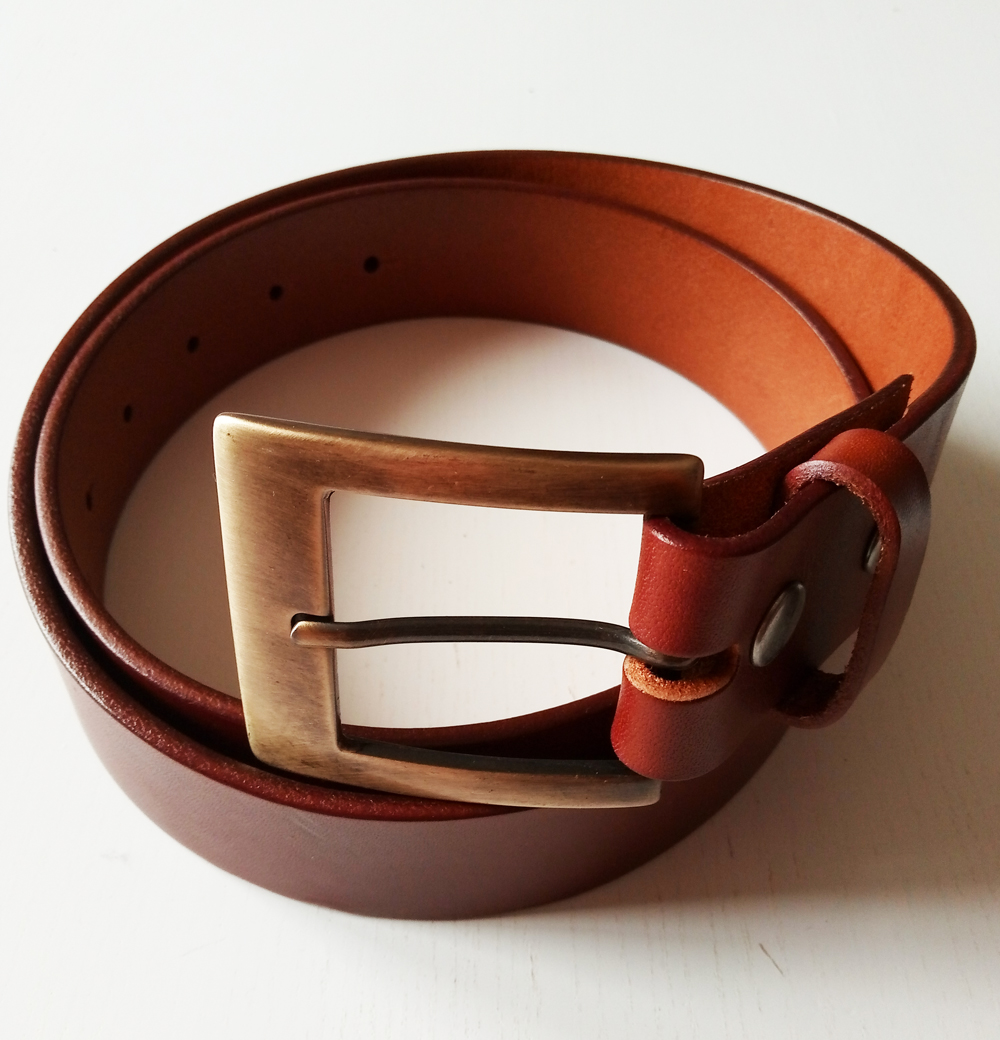 C17/A07 - Ceinture cuir marron avec boucle de ceinture vieux laiton brossé	