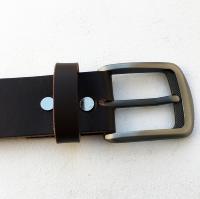 C08B - Ceinture cuir marron avec boucle de ceinture finition canon de fusil mat brossé