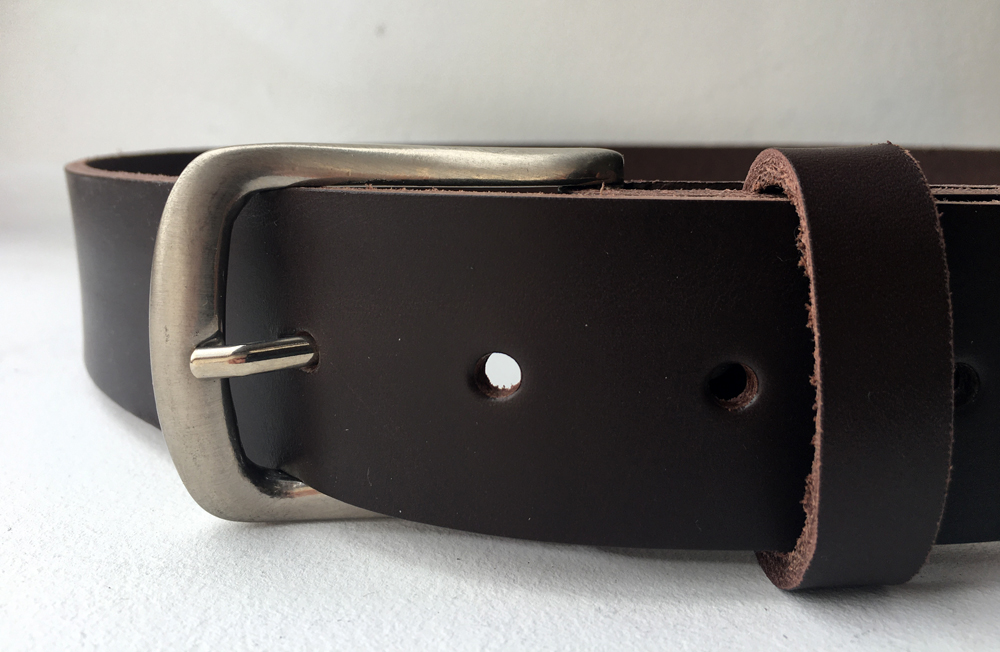 C13B - Ceinture cuir marron avec boucle de ceinture finition nickel satiné