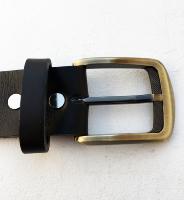 CPF07 - Ceinture cuir noir modèle "classique" avec boucle de ceinture finition vieux laiton satiné brossé