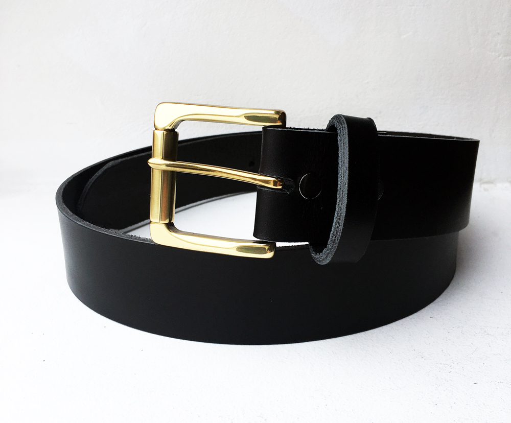 CPF05 - Ceinture cuir noir modèle "classique" avec boucle de ceinture rouleau laiton massif