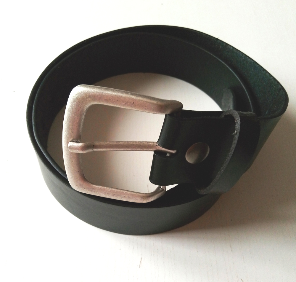 C16/A12 - Ceinture cuir noire avec Boucle de ceinture  vieil argent