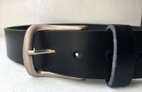 C13 - Ceinture cuir noir avec boucle de ceinture finition nickel satin